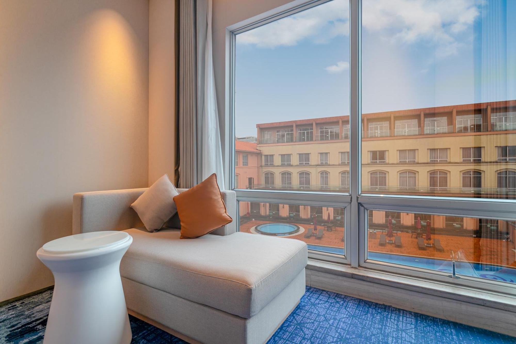Easeland Hotel Гуанджоу Екстериор снимка